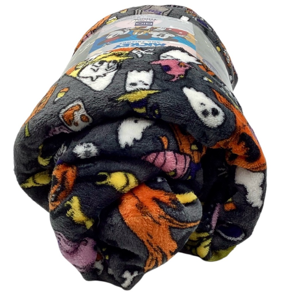 Disney's“Mickey and Friends” Oversized Supersoft Printed Plush Throw Blanket - Picture 7 of 9